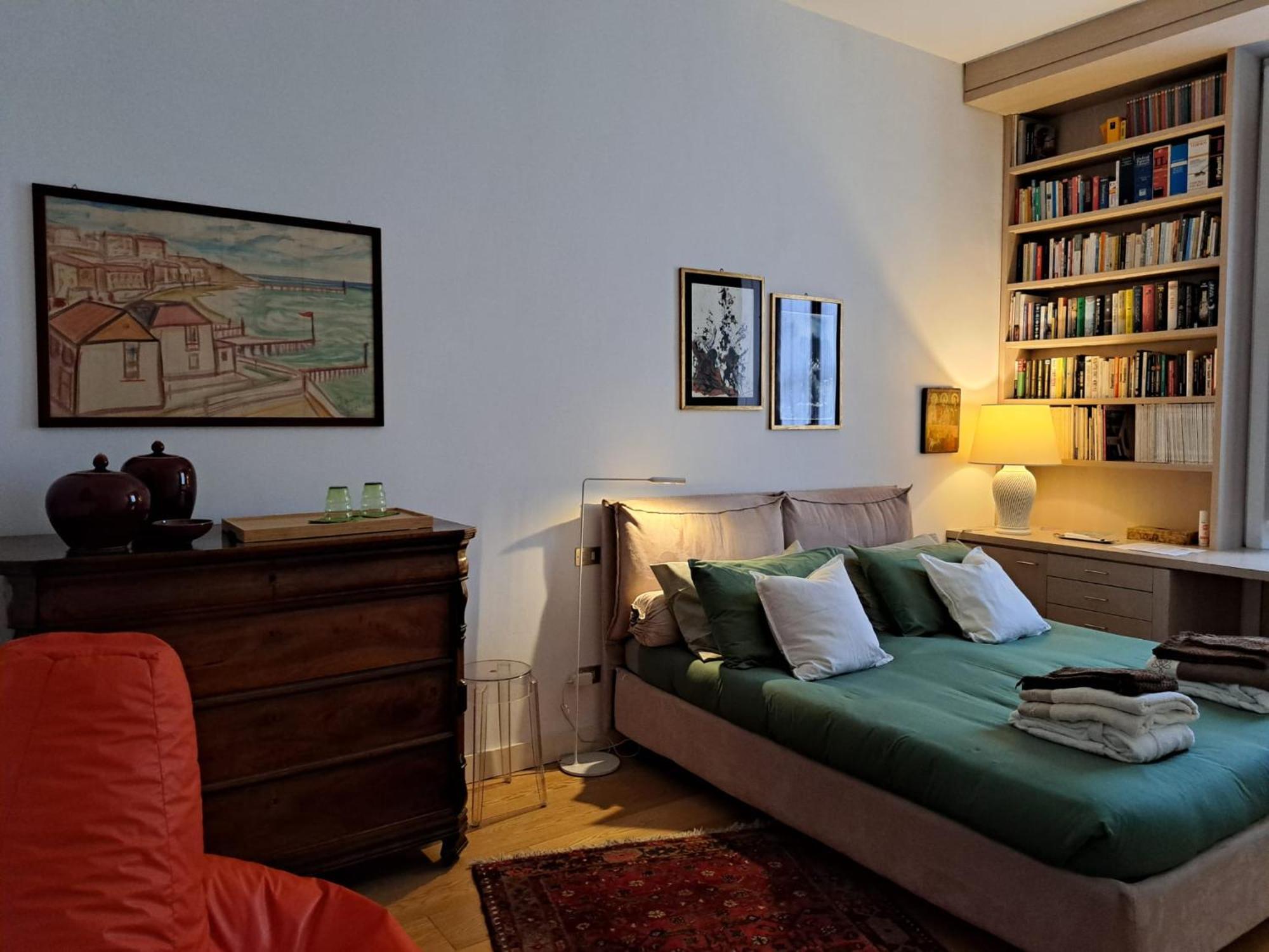 Casa Mari - Free Secure Parking, Breakfast, Private Bathroom, Wifi, Garden, Aircon, 3 Min Walk To Metro And Train Station ミラノ エクステリア 写真