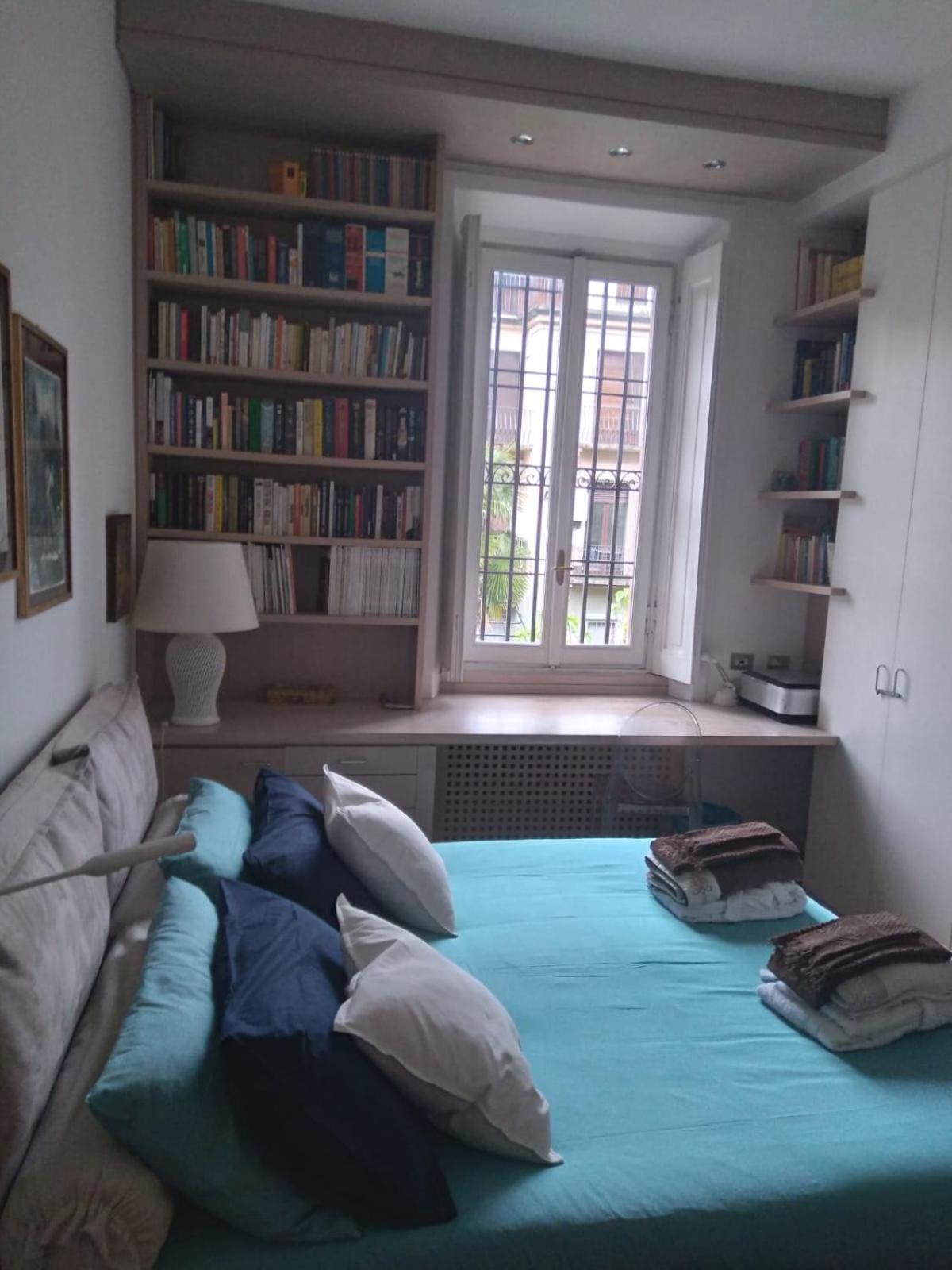 Casa Mari - Free Secure Parking, Breakfast, Private Bathroom, Wifi, Garden, Aircon, 3 Min Walk To Metro And Train Station ミラノ エクステリア 写真