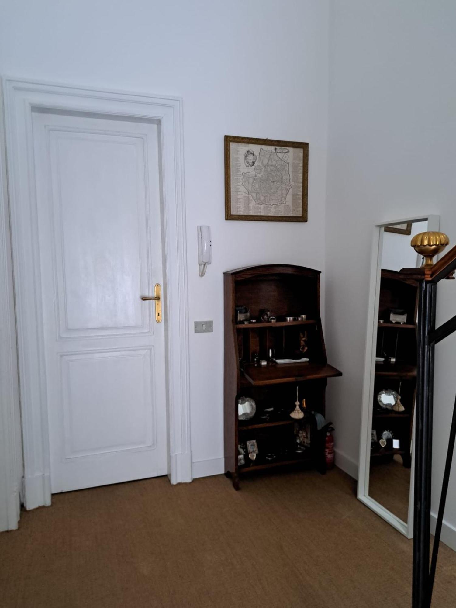 Casa Mari - Free Secure Parking, Breakfast, Private Bathroom, Wifi, Garden, Aircon, 3 Min Walk To Metro And Train Station ミラノ エクステリア 写真