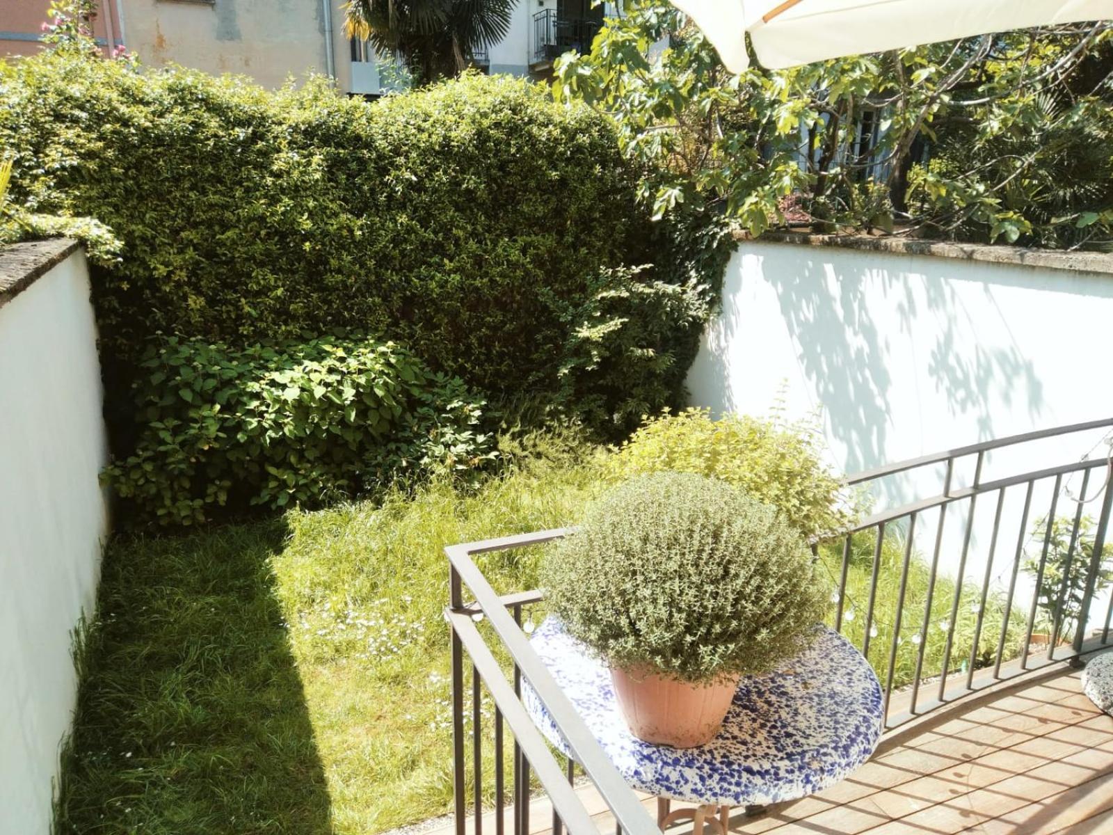 Casa Mari - Free Secure Parking, Breakfast, Private Bathroom, Wifi, Garden, Aircon, 3 Min Walk To Metro And Train Station ミラノ エクステリア 写真