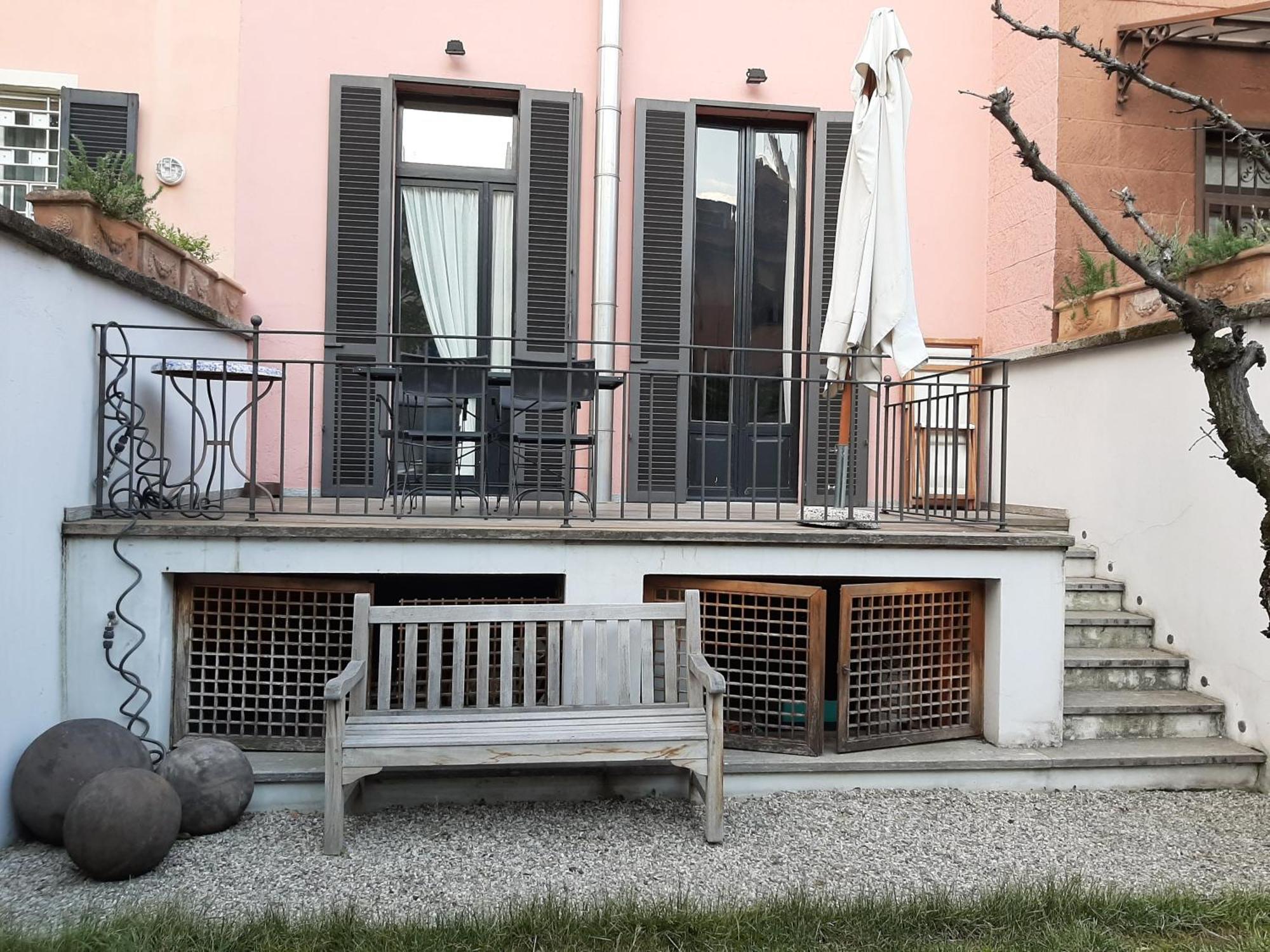 Casa Mari - Free Secure Parking, Breakfast, Private Bathroom, Wifi, Garden, Aircon, 3 Min Walk To Metro And Train Station ミラノ エクステリア 写真